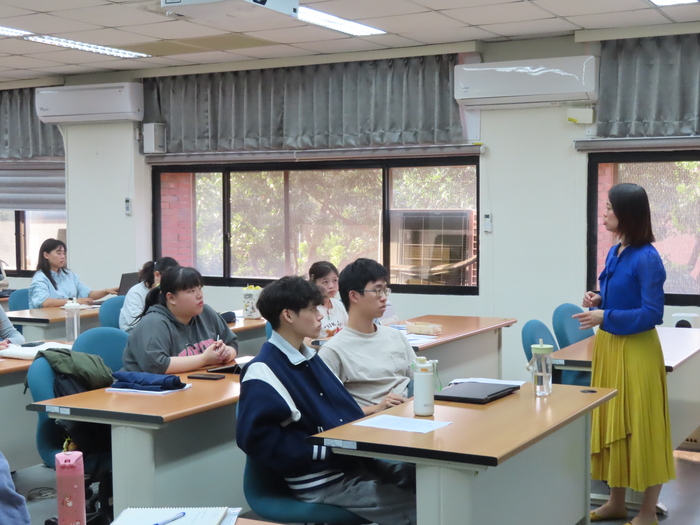 114.12.3教育學導論-AI年代的教育跨界研究照片共五張