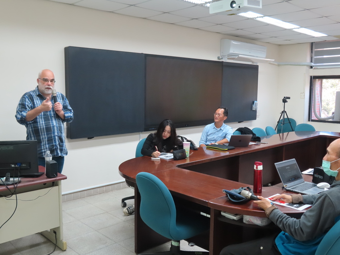 德國學者Karsten Kenklies演講共四張