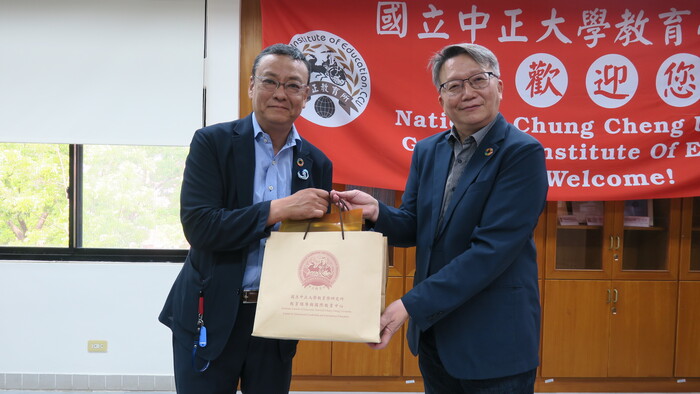 115.4.22日本九州熊本市教育學者參訪照片共五張