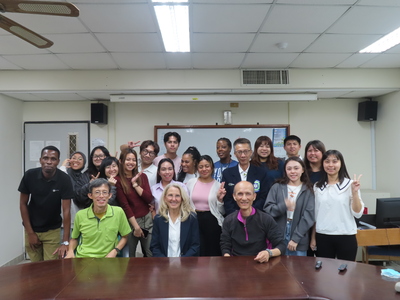 114.11.18教育所邀請德國學者Prof.Dr.E.Rathgeb-Schnierer來台演講圖片