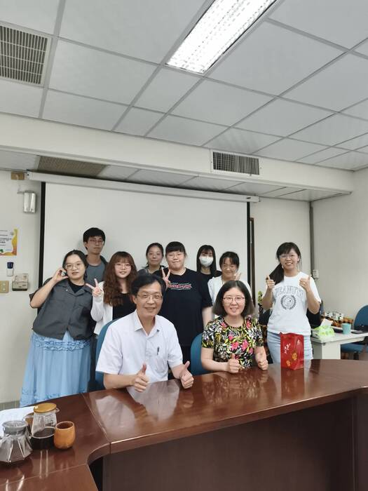 115.5.13國際化與教育政策研究課程講座照片共三張